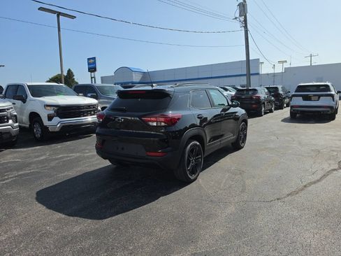 New 2026 Chevrolet TrailBlazer LT w/ Midnight Edition FWD image 7