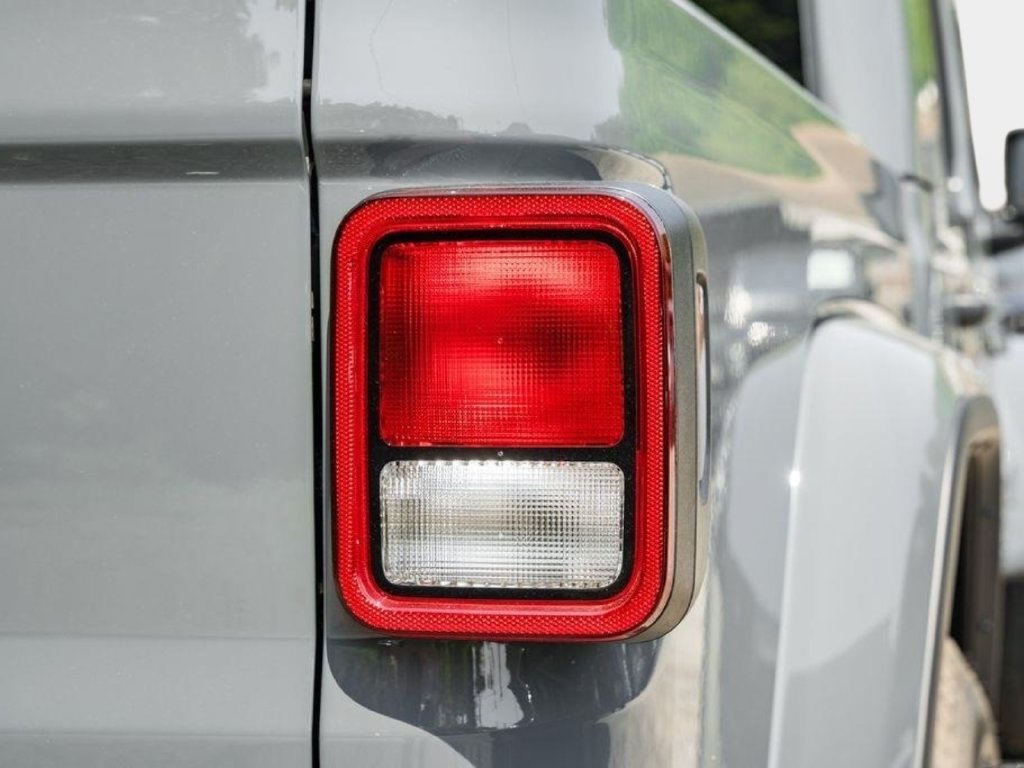 New 2025 Jeep Gladiator Sport AWD/4WD image 6