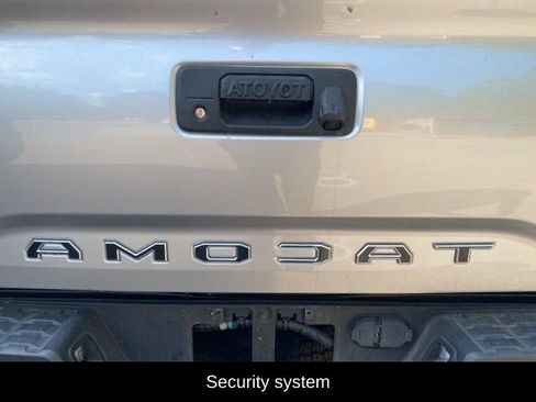 Used 2021 Toyota Tacoma TRD Off-Road w/ Technology Package image 8