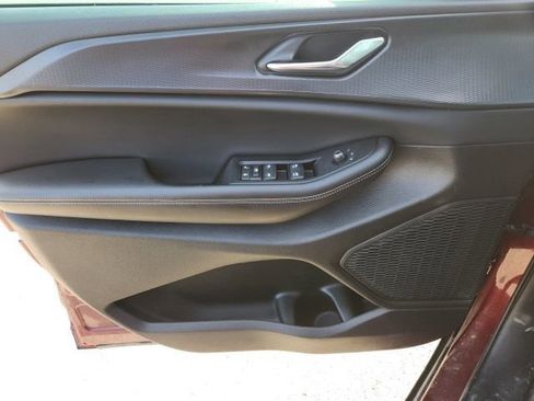 Used 2024 Jeep Grand Cherokee L Altitude image 24