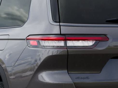 New 2026 Jeep Grand Cherokee L 4WD image 9