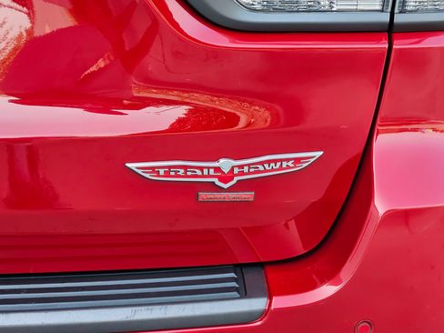 Used 2019 Jeep Grand Cherokee Trailhawk AWD/4WD image 30
