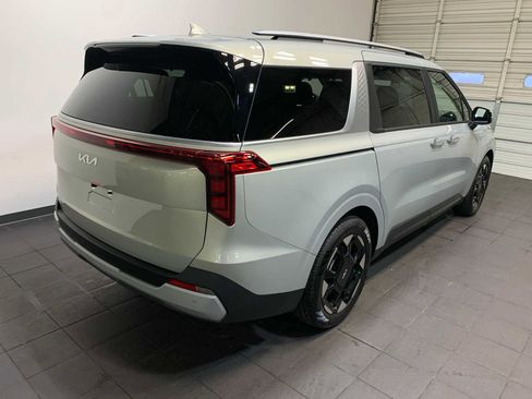 New 2026 Kia Carnival EX image 3