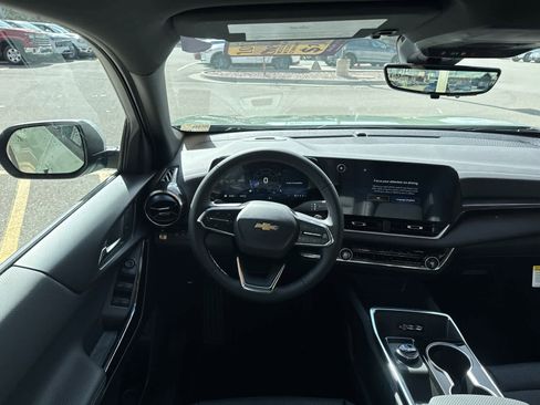 New 2026 Chevrolet Equinox LT w/ Convenience Package II image 37