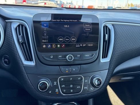 Used 2024 Chevrolet Malibu LT image 15