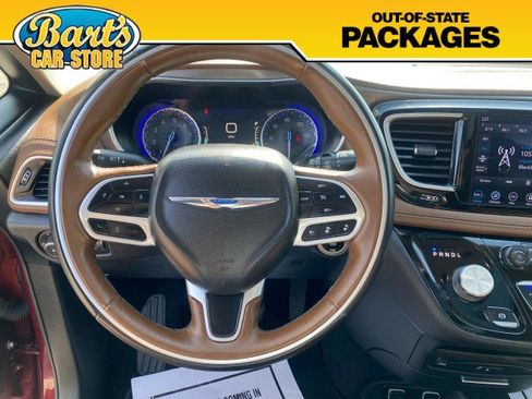Used 2018 Chrysler Pacifica Limited w/ Advanced Safetytec Group FWD image 31