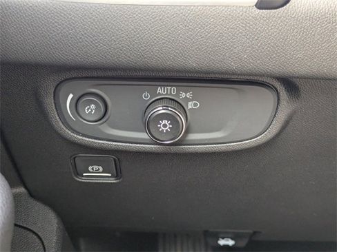 Used 2021 GMC Terrain SLE w/ Driver Convenience Package image 25