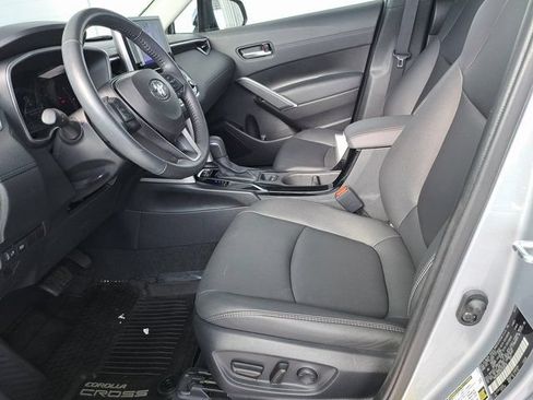 Used 2024 Toyota Corolla Cross XLE w/ Convenience Package AWD/4WD image 24