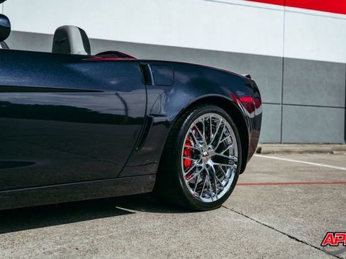 Used 2013 Chevrolet Corvette 427 w/ 1SB Preferred Equipment Group RWD image 32