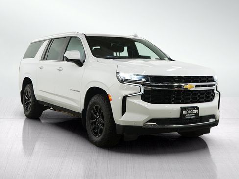 Used 2023 Chevrolet Suburban LS w/ Max Trailering Package AWD/4WD image 7