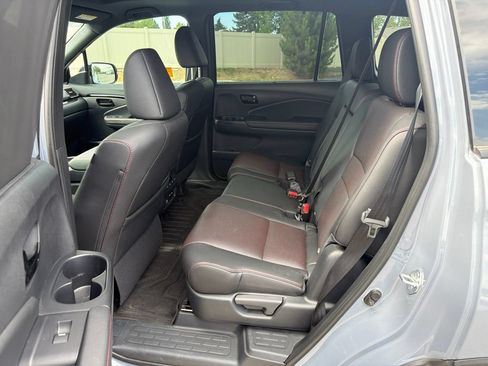 Certified 2024 Honda Passport Black Edition image 16