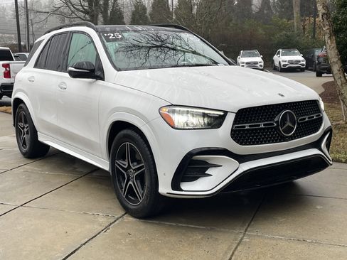 Certified 2025 Mercedes-Benz GLE 450 4MATIC image 4