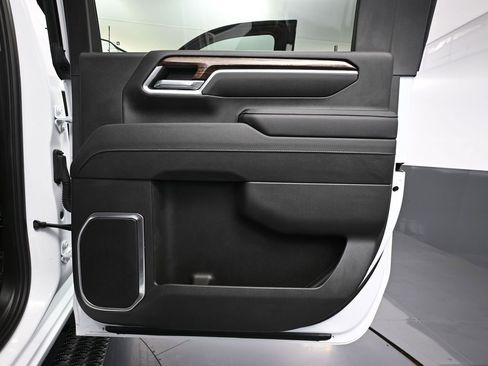 Used 2025 GMC Sierra 2500 SLE image 41