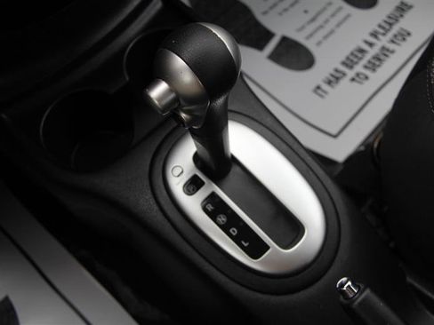 Used 2015 Nissan Versa SV FWD image 31
