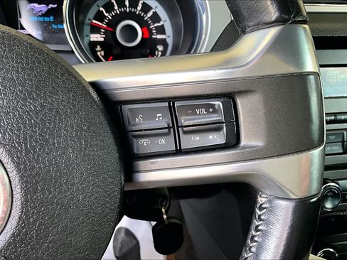 Used 2013 Ford Mustang GT Premium w/ Security Pkg RWD image 21