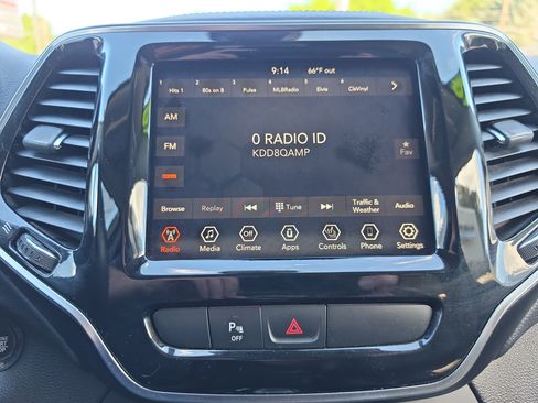 Used 2019 Jeep Cherokee Limited AWD/4WD image 27