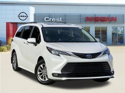Used 2025 Toyota Sienna XLE