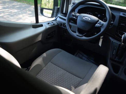 Used 2023 Ford Transit 350 XLT RWD image 2