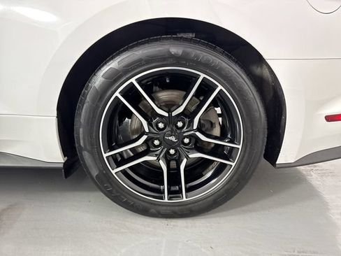 Used 2020 Ford Mustang Premium RWD image 5