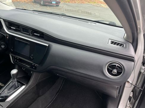 Used 2019 Toyota Corolla LE image 15