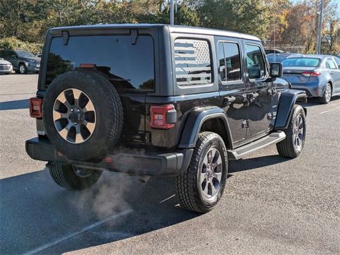 Used 2018 Jeep Wrangler Unlimited Sahara w/ Cold Weather Group image 3
