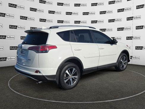 Used 2017 Toyota RAV4 XLE image 6