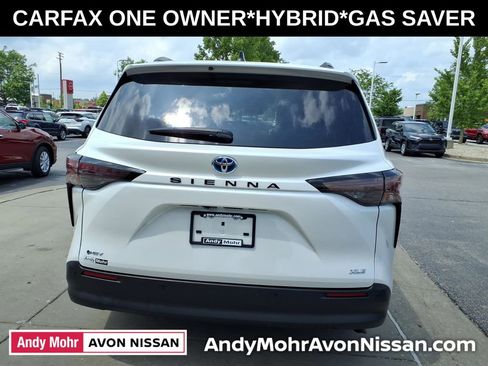 Used 2025 Toyota Sienna XLE FWD image 9