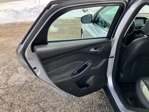 Used 2017 Ford Focus Titanium w/ Titanium Technology Package image 20