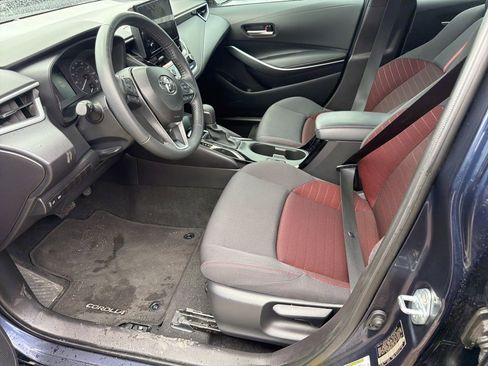 Used 2025 Toyota Corolla SE FWD image 9