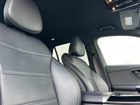Used 2024 Mercedes-Benz GLC 300 w/ Winter Package image 17