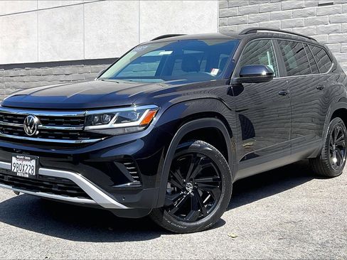 Certified 2022 Volkswagen Atlas SE w/ Panoramic Sunroof Package FWD image 12