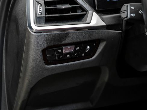 Used 2024 BMW 330i xDrive Sedan w/ Premium Package image 33