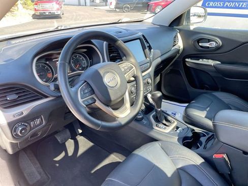 Used 2015 Jeep Cherokee Limited image 12