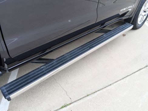 Used 2022 GMC Sierra 1500 Denali w/ Technology Package image 11