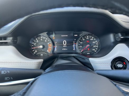 Used 2024 Jeep Compass Limited image 24