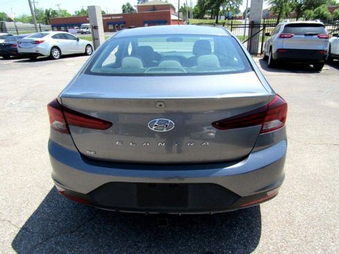 Used 2019 Hyundai Elantra SE FWD image 8