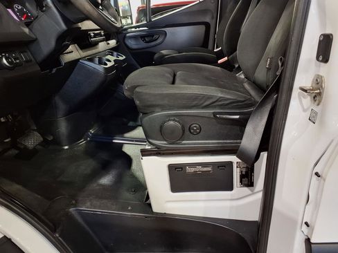 Used 2019 Mercedes-Benz Sprinter 2500 image 24