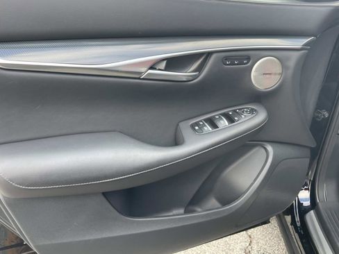 Certified 2025 INFINITI QX50 Sport image 12