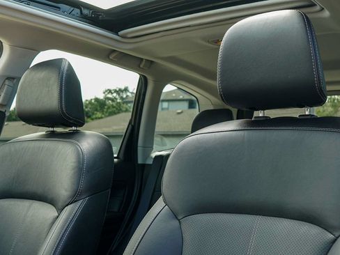 Used 2018 Subaru Forester 2.5i Touring AWD/4WD image 10
