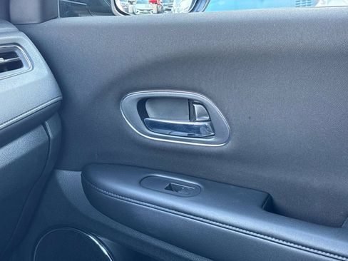 Used 2018 Honda HR-V EX image 28