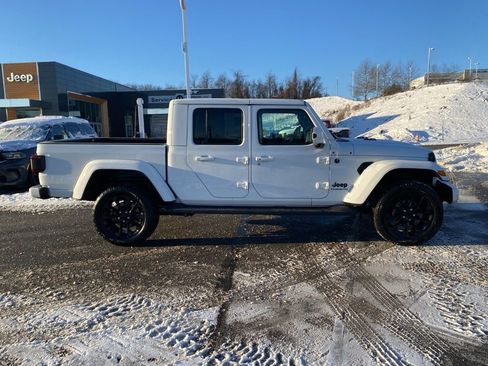 Certified 2021 Jeep Gladiator Overland image 2