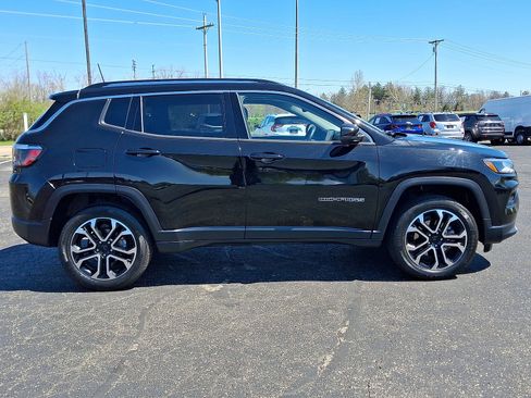 Used 2022 Jeep Compass Limited AWD/4WD image 25