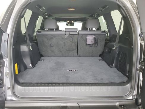 Used 2023 Lexus GX 460 Premium w/ Premium Package AWD/4WD image 10