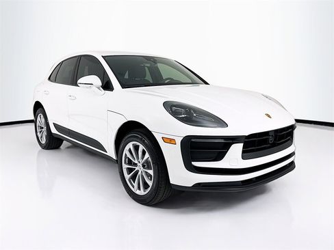 New 2026 Porsche Macan image 7