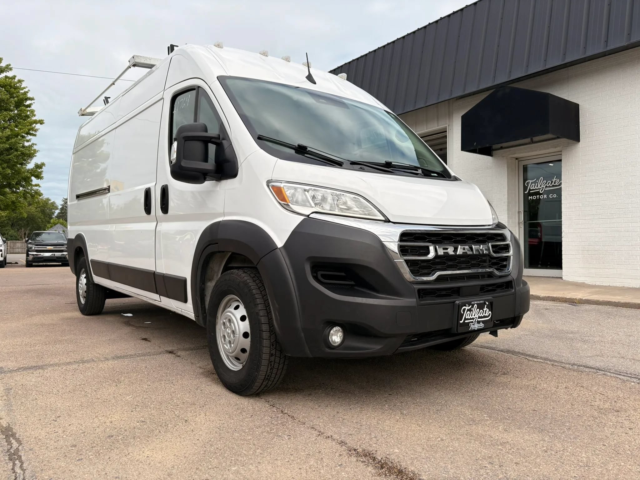 Used 2023 RAM ProMaster 3500 w/ Premium Appearance Group FWD image 2