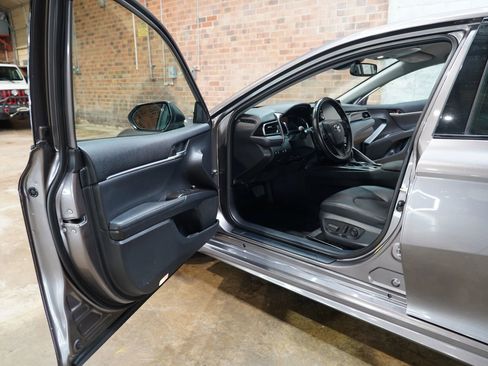 Used 2023 Toyota Camry XSE image 32