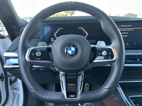 Used 2025 BMW 740i RWD image 11
