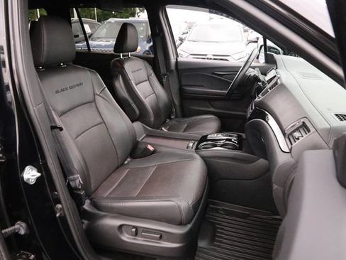 Used 2022 Honda Pilot Black Edition image 31