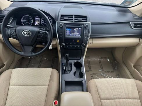 Used 2016 Toyota Camry LE FWD image 9