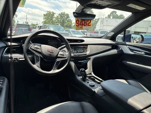 Used 2023 Cadillac XT5 Premium Luxury w/ Technology Package AWD/4WD image 13